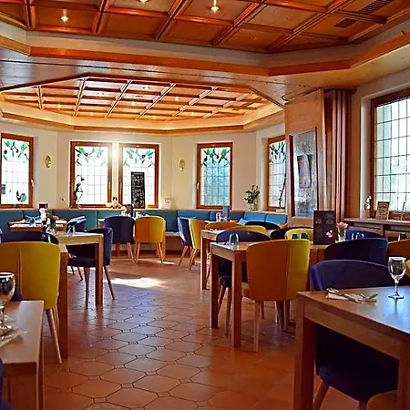 L'hotel Des Bords De L'ill 2*