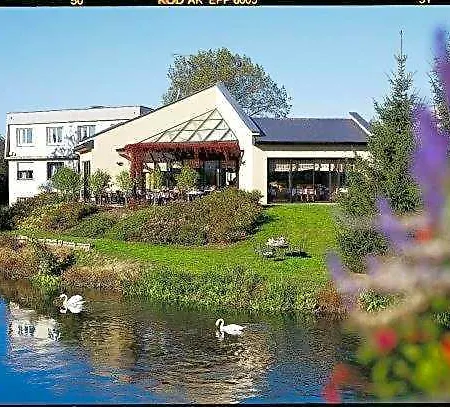 Отель L'hotel Des Bords De L'ill 2*