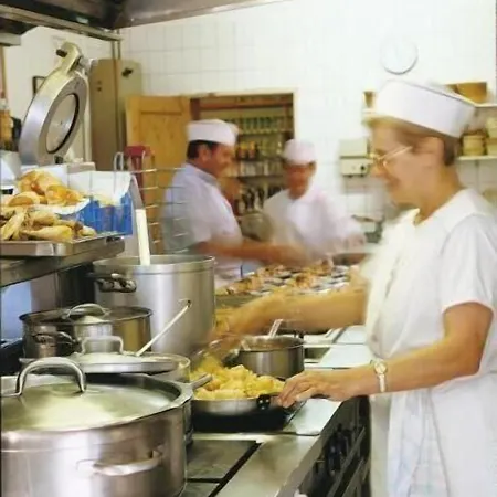 L'hotel Des Bords De L'ill 2*