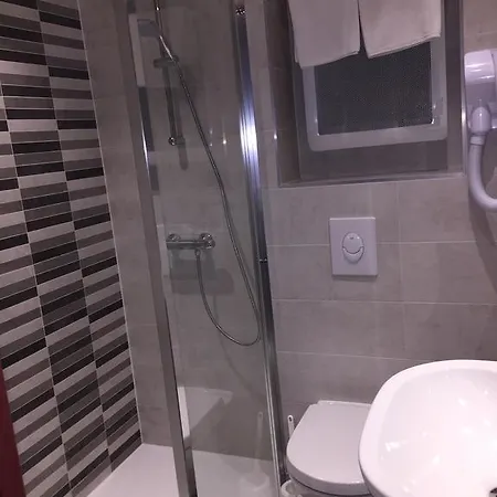 L'hotel Des Bords De L'ill Erstein