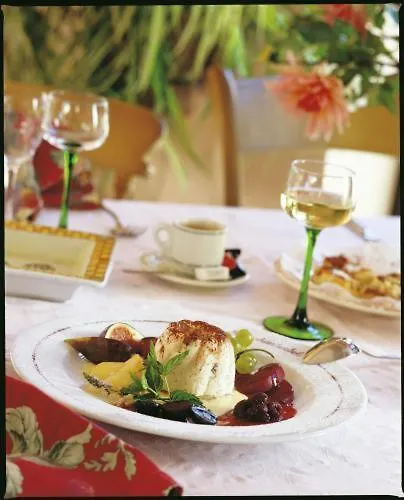 L'hotel Des Bords De L'ill